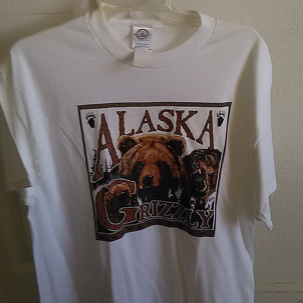 White Alaska Grizzly L Delta Pro Weight,  T Shirt